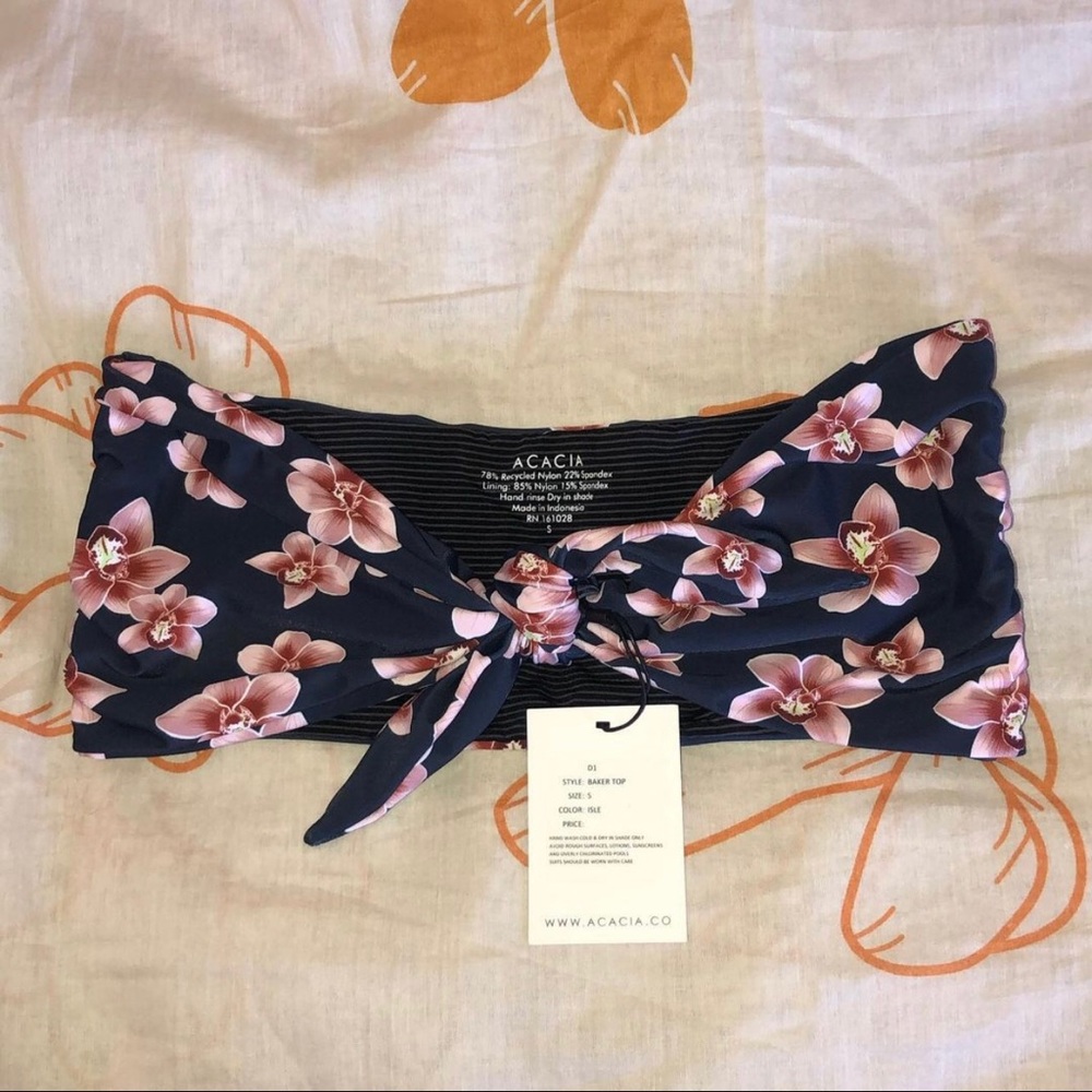 Acacia Isle Baker Top